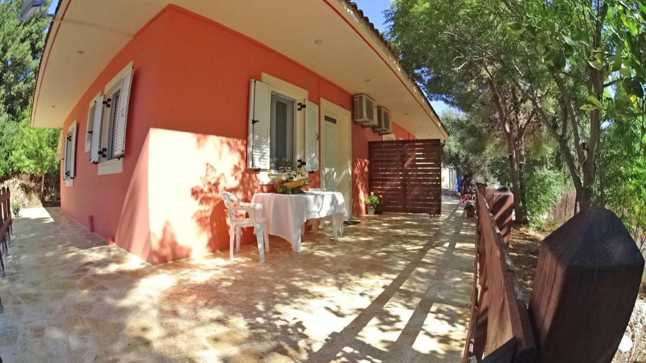 Reginas Studios Athéras Екстериор снимка